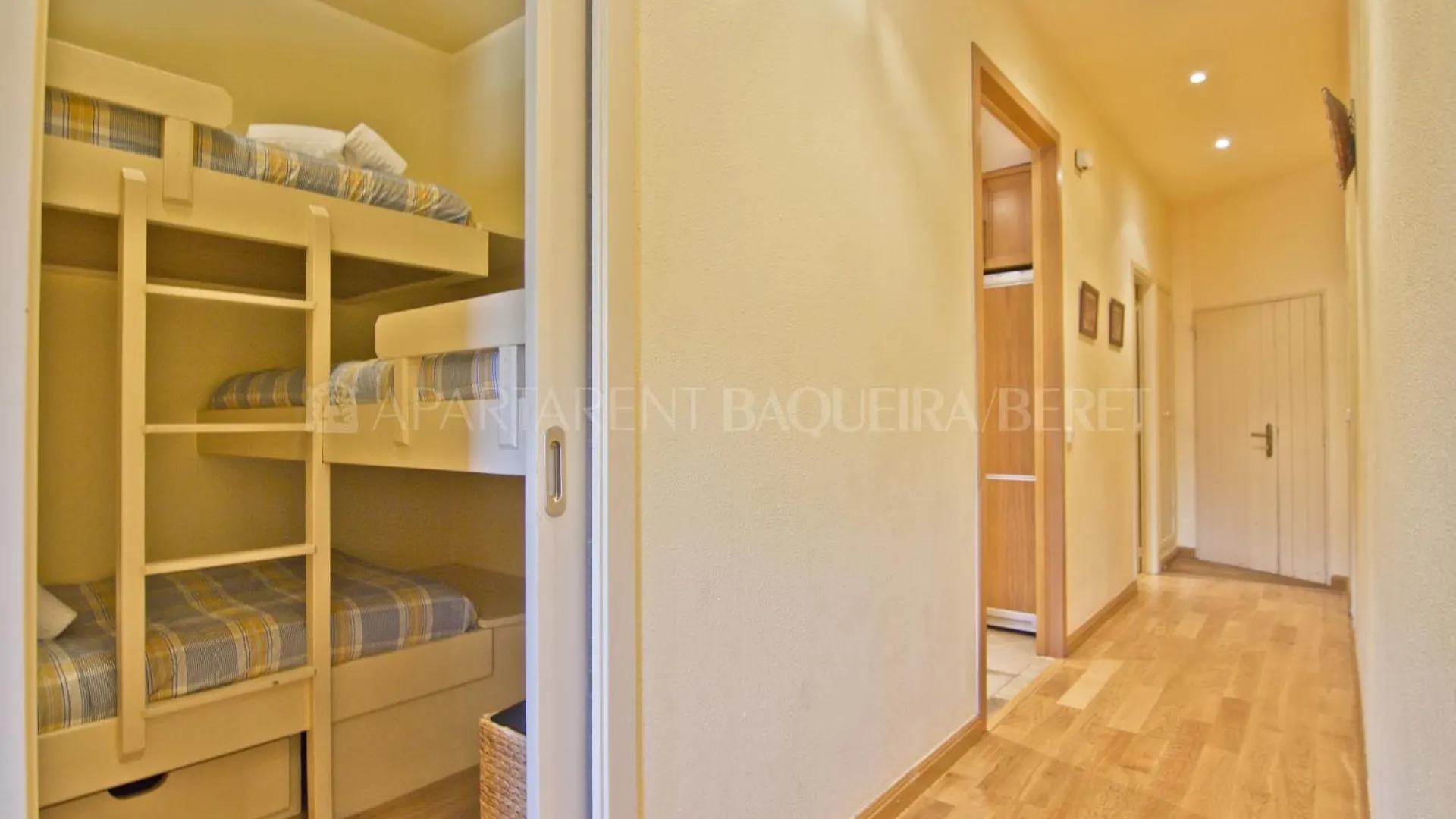 Apartarent 1500 Бакейра-Берет 0*,